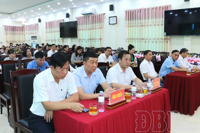 Các đại biểu tham dự lễ tổng kết và trao giải.