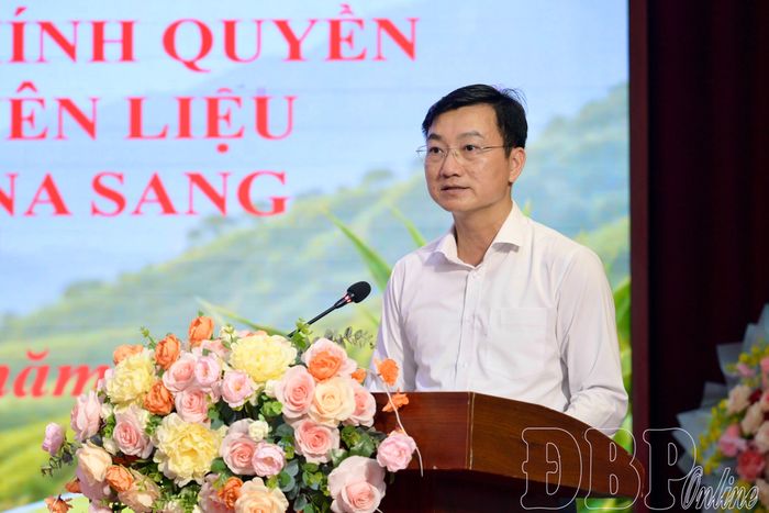 Bí thư Đảng ủy xã Na Sang Nguyễn Trường Giang phát biểu tại hội nghị.