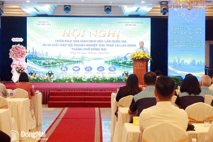Thứ trưởng Bộ Nội vụ Nguyễn Mạnh Khương phát biểu tại hội nghị. Ảnh: Nguyễn Hòa