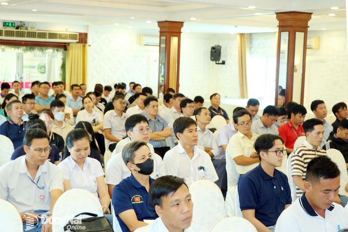Đại diện các doanh nghiệp tham gia hội thảo. Ảnh: Vương Thế