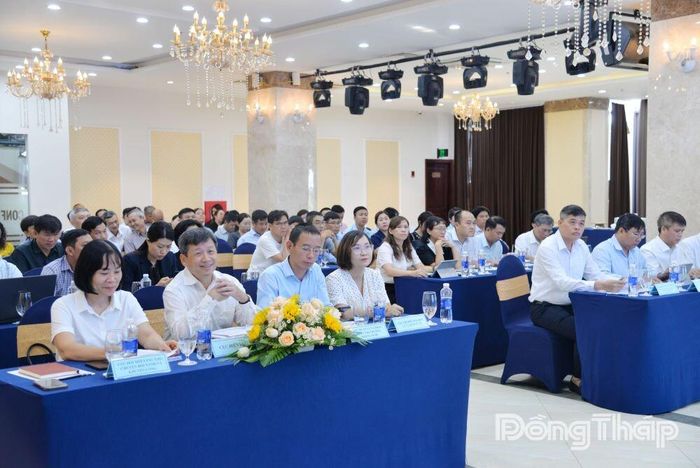 Đại biểu tham dự hội nghị.