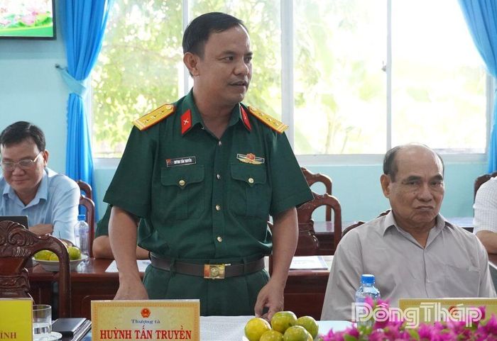  Đại diện Bộ Chỉ huy Quân sự tỉnh Đồng Tháp tham gia đóng góp ý kiến tại hội nghị.