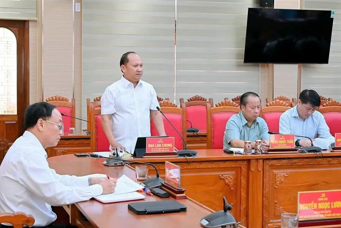 Phó Bí thư Thường trực Tỉnh ủy Rah Lan Chung đề nghị lựa chọn, đầu tư chuyên sâu một số lĩnh vực văn hóa đặc trưng, mũi nhọn để tạo điểm nhấn cho tỉnh. Ảnh: Đức Thụy