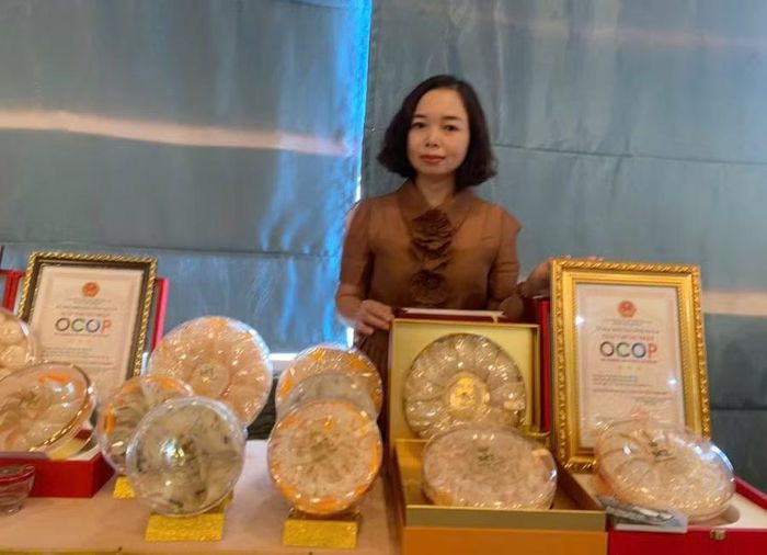 Bà Mai Thị Kim Tính (xã Chư Sê) duy trì nghề nuôi yến nhiều năm, tạo nguồn thu ổn định cho gia đình. Ảnh: NVCC