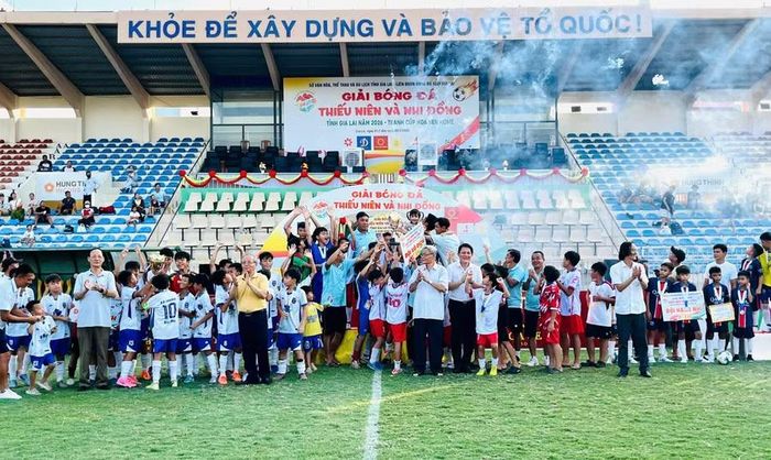  Giải là sân chơi bổ ích, góp phần thúc đẩy phong trào bóng đá thiếu niên, nhi đồng, đồng thời phát hiện và bồi dưỡng những tài năng trẻ cho bóng đá Gia Lai. Ảnh: H.V 