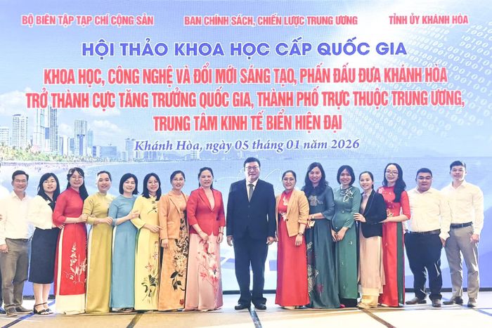 Cán bộ, công chức Ban Tuyên giáo và Dân vận Tỉnh ủy hoàn thành tốt nhiệm vụ tham mưu Tỉnh ủy phối hợp tổ chức Hội thảo khoa học cấp quốc gia tại Khánh Hòa vào tháng 1-2026.