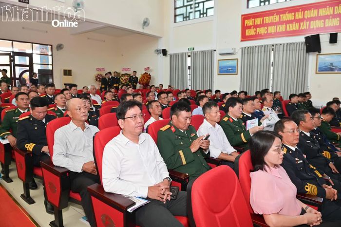 Các đại biểu dự lễ kỷ niệm.