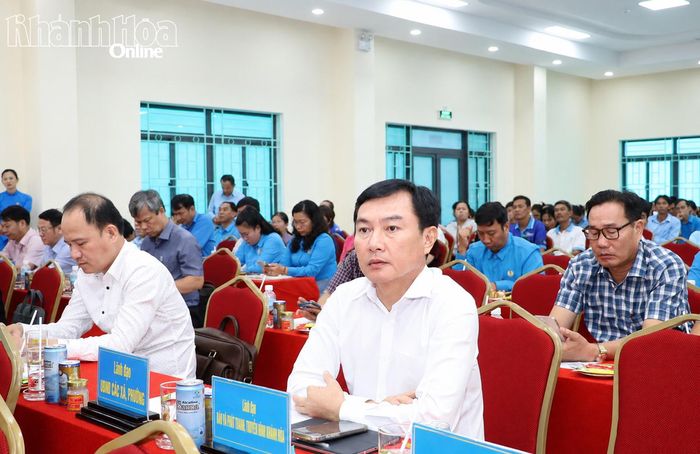 Các đại biểu tham dự hội nghị.