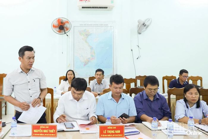 Lãnh đạo địa phương phát biểu tại buổi làm việc.