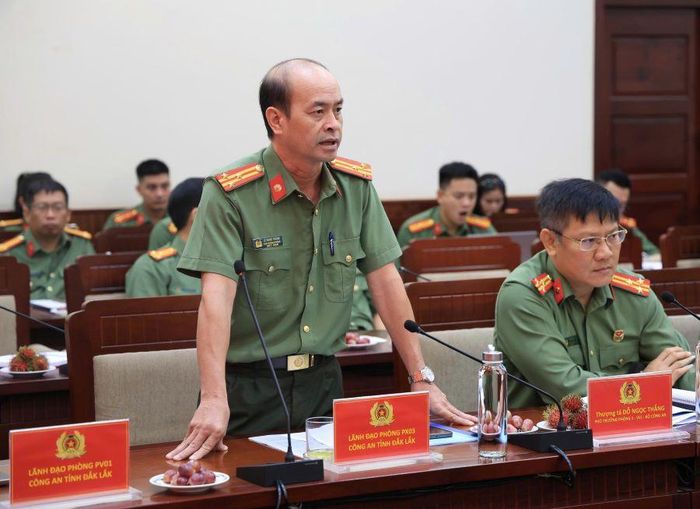 Công an các địa phương phát biểu tham luận tại hội thảo.