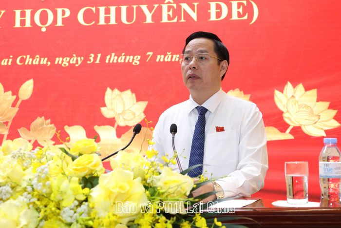Đồng chí Hà Quang Trung – Phó Bí thư Tỉnh ủy, Chủ tịch UBND tỉnh trình Tờ trình giới thiệu bầu bổ sung Ủy viên UBND tỉnh nhiệm kỳ 2026-2031.