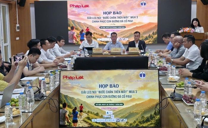 Toàn cảnh buổi họp báo.