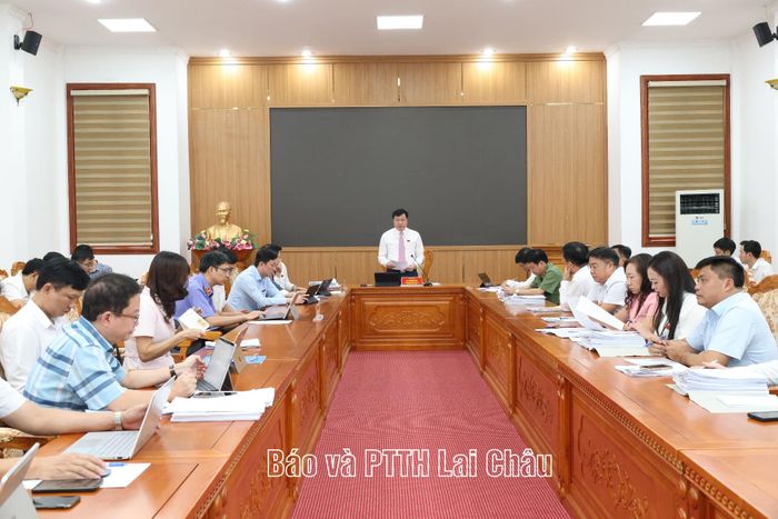 Quang cảnh tổ thảo luận số 2.