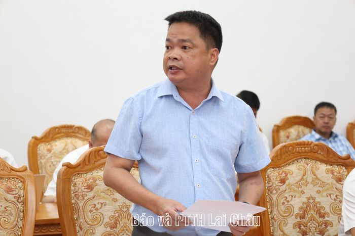 Đại biểu tổ thảo luận số 2 phát biểu ý kiến.
