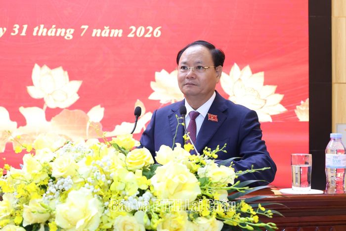 Đồng chí Lê Minh Ngân - Bí thư Tỉnh ủy, Chủ tịch HĐND tỉnh phát biểu bế mạc kỳ họp.