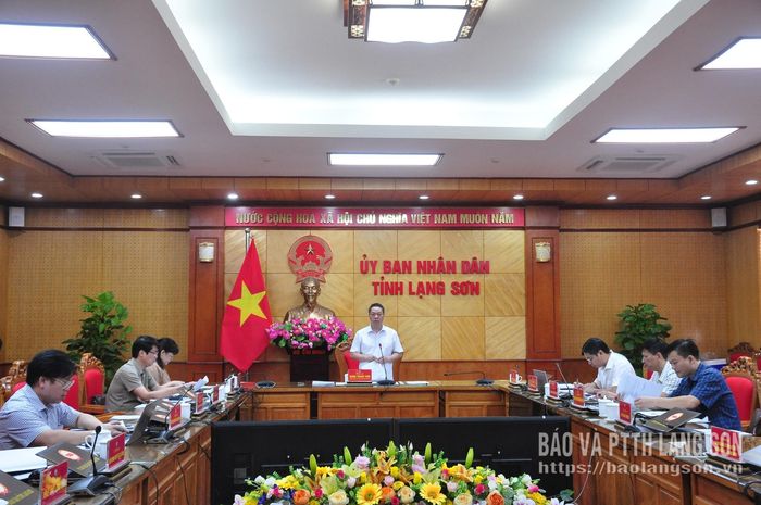 Đồng chí Đoàn Thanh Sơn, Phó Chủ tịch UBND tỉnh, Trưởng Ban tổ chức, Chủ tịch Hội đồng xét tôn vinh danh hiệu "Doanh nhân, doanh nghiệp tiêu biểu tỉnh Lạng Sơn" lần thứ V năm 2026 chủ trì cuộc họp