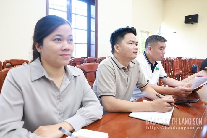 Các đại biểu dự hội nghị tại điểm cầu Báo và PTTH Lạng Sơn