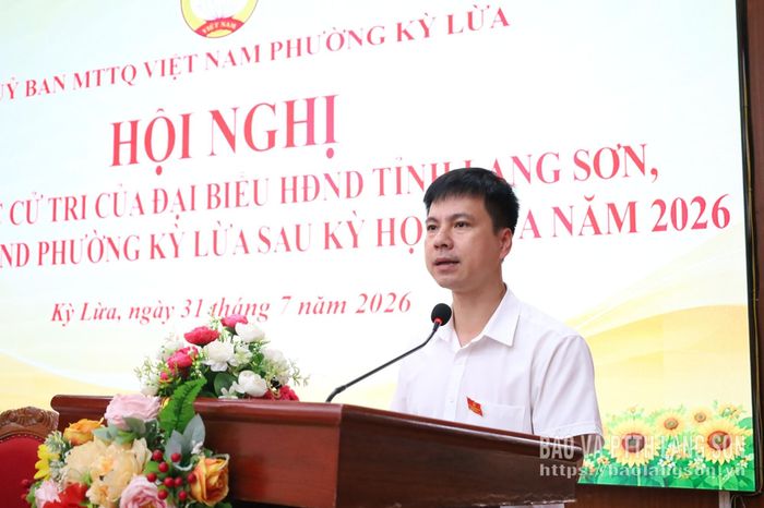 Bí thư Đảng ủy, Chủ tịch HĐND phường phát biểu tiếp thu ý kiến của cử tri