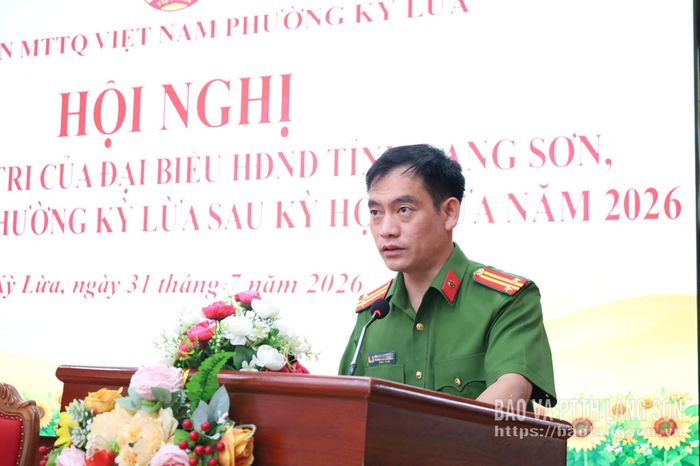 Lãnh đạo Công an phường làm rõ một số nội dung cử tri quan tâm