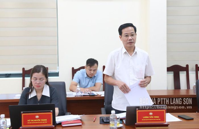 Phó Chủ tịch Ủy ban MTTQ Việt Nam tỉnh phát biểu tại cuộc họp
