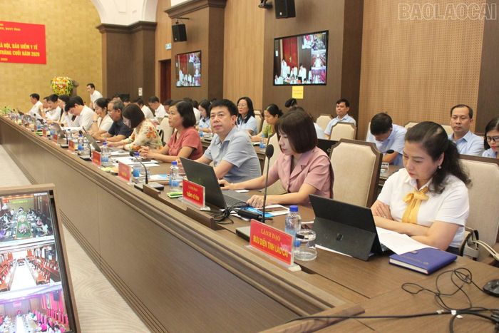 Các đại biểu tham dự hội nghị.