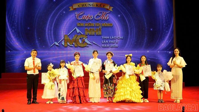 Trao giải Khuyến khích cho 8 thí sinh.