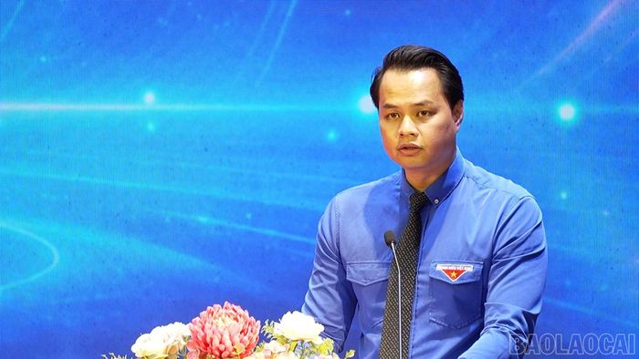 Anh Hoàng Mạnh Linh - Phó Bí thư Tỉnh đoàn Lào Cai, phát biểu khai mạc.