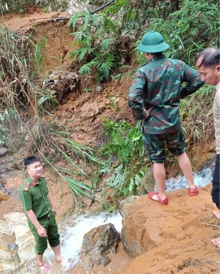 Lực lượng chức năng tổ chức kiểm tra thực địa.