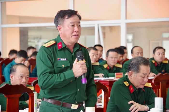Đại tá Thái Thành Đức, Phó Chủ nhiệm Chính trị Quân khu trả lời một số vấn đề tại buổi đối thoại