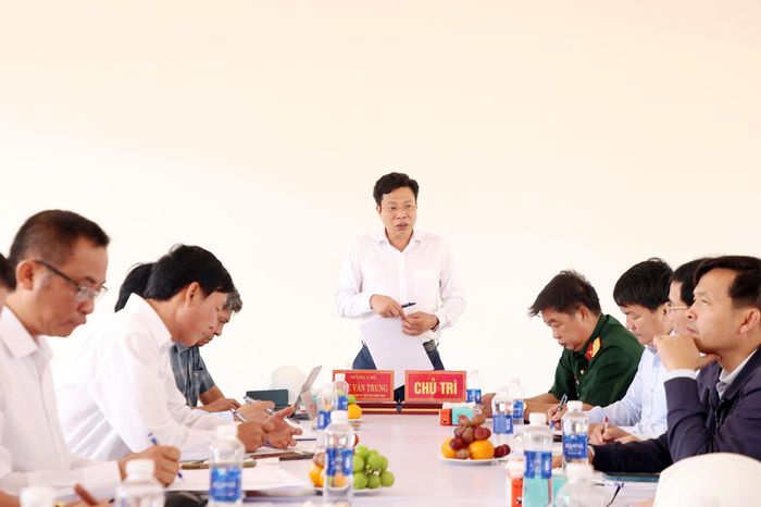 Đồng chí Lưu Văn Trung chủ trì làm việc với các đơn vị liên quan về tiến độ thực hiện 2 dự án