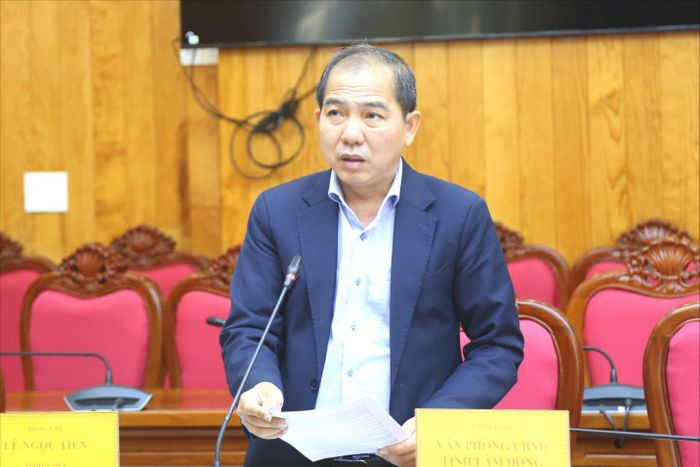 Giám đốc Sở Tài chính Lê Ngọc Tiến đề xuất giải pháp tăng trưởng GRDP tại buổi làm việc