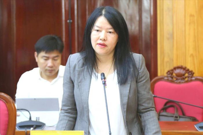 Chủ tịch UBND phường Xuân Hương - Đà Lạt Trần Thị Vũ Loan báo cáo tốc độ tăng trưởng GRDP trên địa bàn