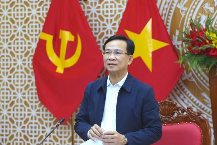Ủy viên Ban Chấp hành Trung ương Đảng, Phó Bí thư Tỉnh ủy, Chủ tịch UBND tỉnh Hồ Văn Mười mong muốn Cục Thống kê quan tâm, hướng dẫn, hỗ trợ Lâm Đồng trong phân tích, tính toán các lĩnh vực đóng góp GRDP