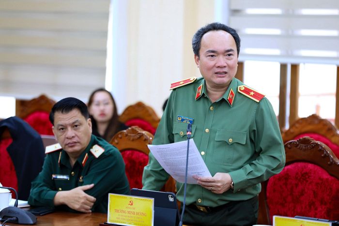 Thiếu tướng Trương Minh Đương, Ủy viên Ban Thường vụ Tỉnh ủy, Giám đốc Công an tỉnh Lâm Đồng, báo cáo hoạt động nổi lên trên địa bàn thời gian qua