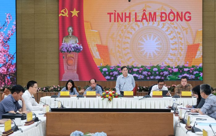 Đồng chí Võ Ngọc Hiệp, Tỉnh ủy viên, Phó Chủ tịch UBND tỉnh Lâm Đồng chủ trì buổi làm việc