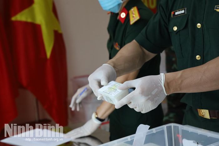 Mẫu hài cốt liệt sĩ sau khi lấy được bảo quản, hoàn thiện hồ sơ và bàn giao cho Viện Pháp y Quân đội để giám định ADN.