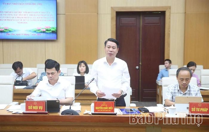 Đồng chí Phó Chủ tịch UBND tỉnh Nguyễn Khắc Hiếu phát biểu tại buổi làm việc.