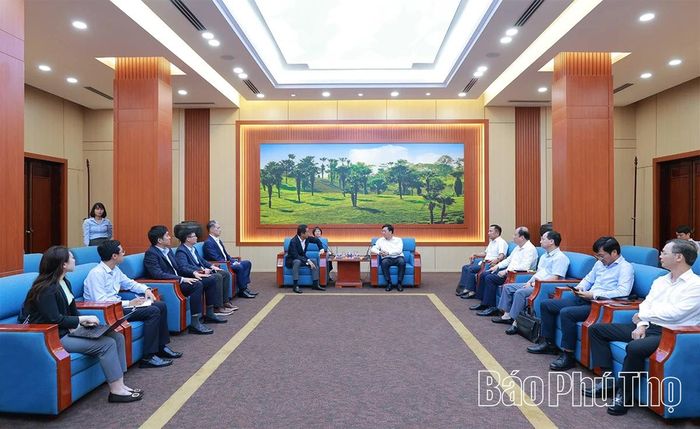 Quang cảnh buổi làm việc.