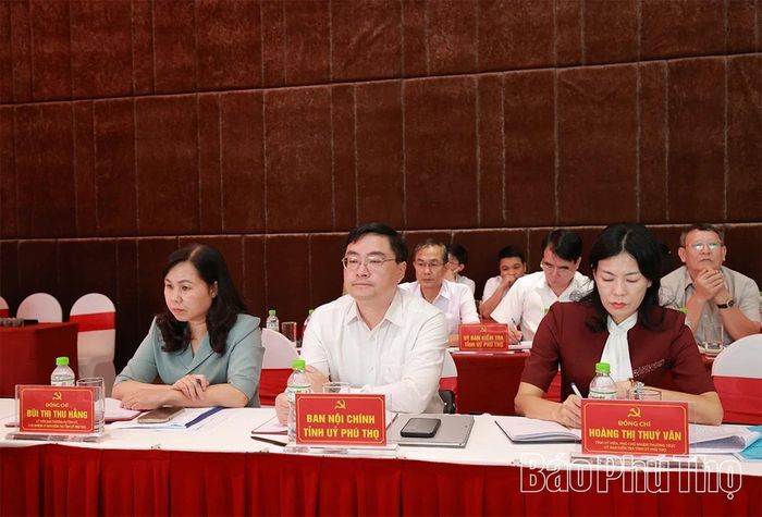 Các đại biểu dự hội thảo.