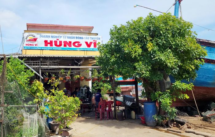 Doanh nghiệp tư nhân đóng tàu thuyền Hùng Vĩ của cựu chiến binh Cao Xuân Đố - Ảnh: T.L