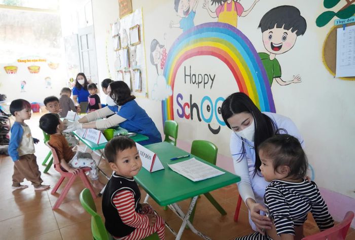Các chương trình tiêm chủng mở rộng được triển khai đồng bộ tại nhiều địa phương - Ảnh: H.L