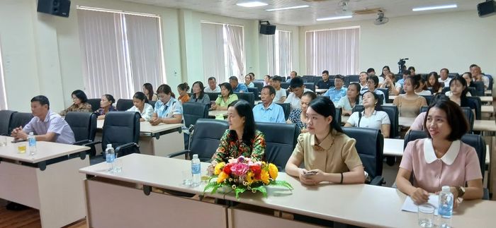 Đại biểu và học viên tham dự khai mạc lớp tập huấn - Ảnh: H.Đ