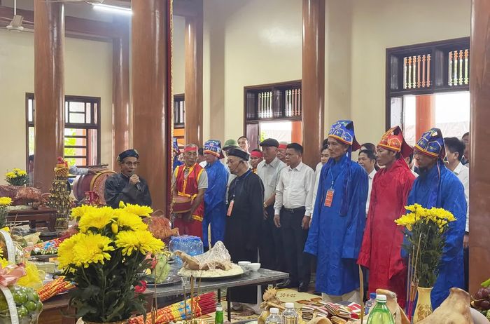 Đông đảo cán bộ, Nhân dân tham dự lễ hội Lục Nguyệt Cầu Phúc đình làng Tượng Sơn - Ảnh: H.L