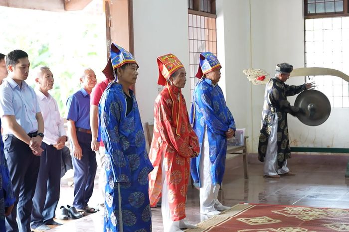 Lễ 18/6 đình làng Lũ Phong (còn gọi là lễ Đại trường câu) cúng tế các vị thần linh, thành hoàng - Ảnh: H.L
