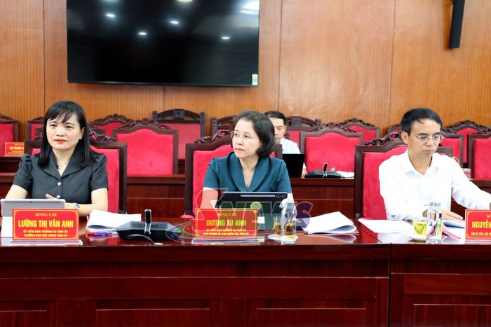 Các đại biểu dự cuộc làm việc.