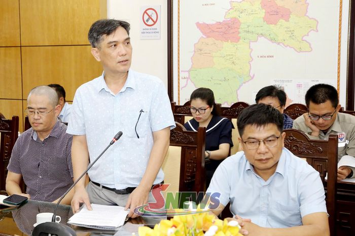 Đại diện nhà thầu phát biểu tại cuộc làm việc.