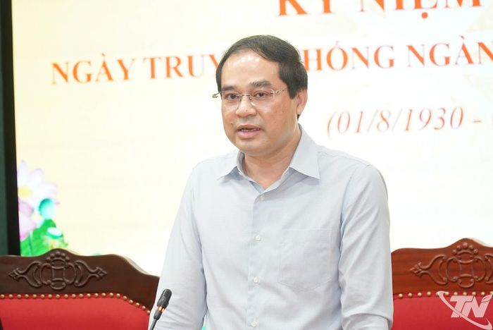 Đồng chí Bí thư Tỉnh ủy ghi nhận và biểu dương nỗ lực của lãnh đạo, cán bộ, công chức của Ban Tuyên giáo và Dân vận Tỉnh ủy trong thời gian qua.