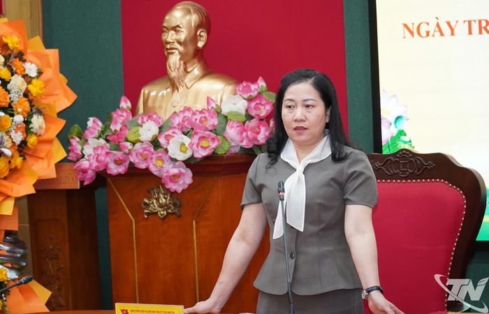 Đồng chí Đỗ Thị Minh Hoa, Ủy viên Ban Thường vụ, Trưởng Ban Tuyên giáo và Dân vận Tỉnh ủy phát biểu cảm ơn sự quan tâm của các đồng chí lãnh đạo tỉnh. 
