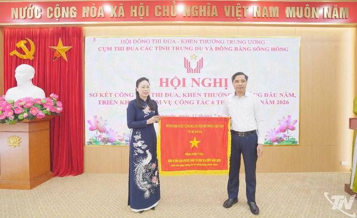 Tỉnh Phú Thọ nhận Cờ thi đua của Chính phủ - đơn vị dẫn đầu phong trào thi đua yêu nước năm 2025 Cụm các tỉnh trung du và đồng bằng sông Hồng.