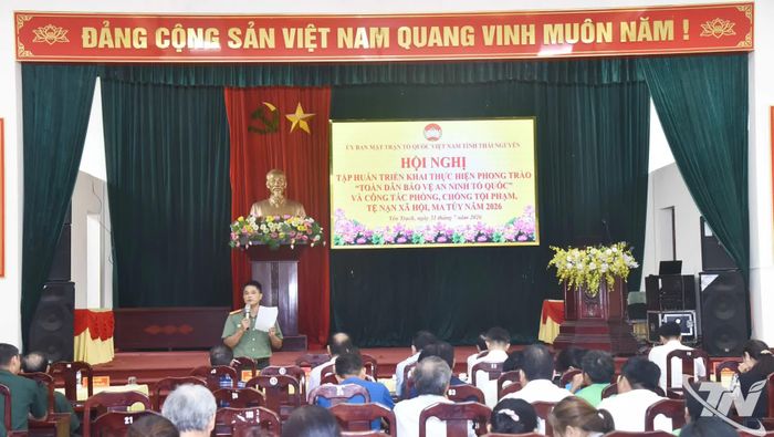 Báo cáo viên Phòng Tham mưu, Công an tỉnh trao đổi, chia sẽ kỹ năng phòng, chống tội phạm, tệ nạn xã hội, ma túy.